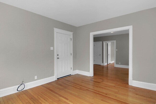 Photo - Incredible Super Studio Unit 3922 1S - 344