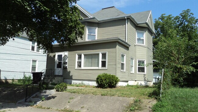 Photo - 117 E Suttenfield St Apartments Unit 2