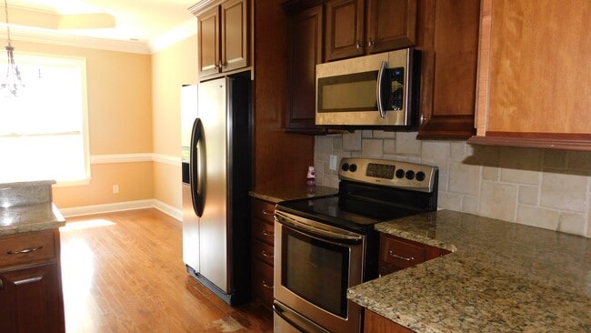 Photo - 4016 Lake Russell Dr