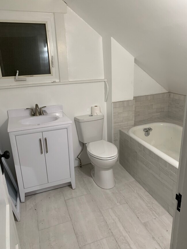 Upstairs Bathroom - 1845 King Ave House