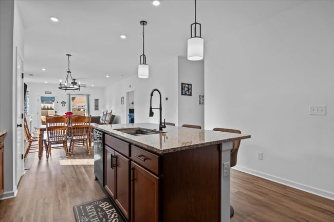 Photo - 1010 Village Ct