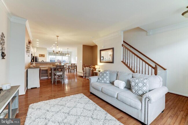 Photo - 575 Edmonton Terrace NE