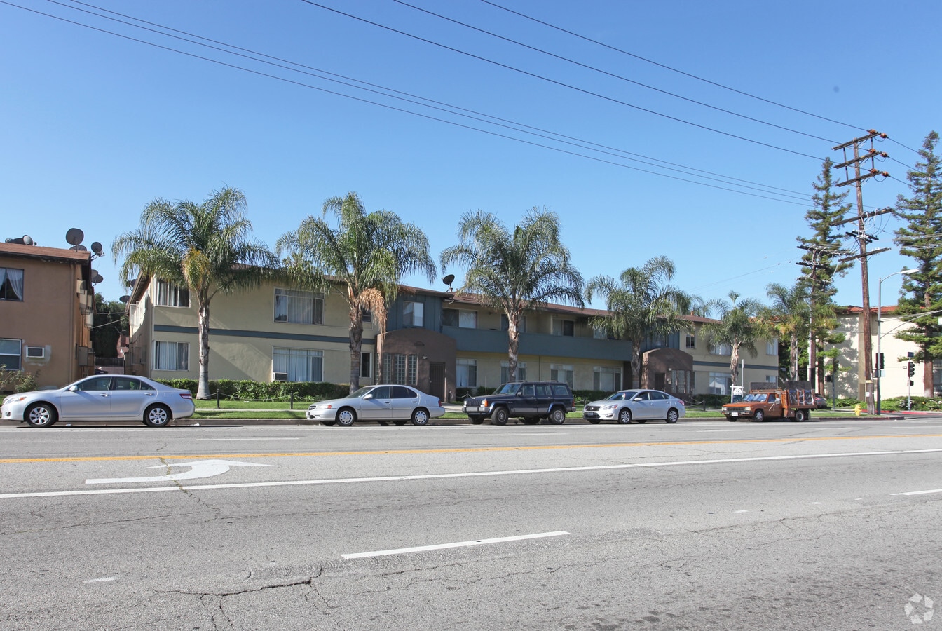 Photo - 12656 Burbank Blvd