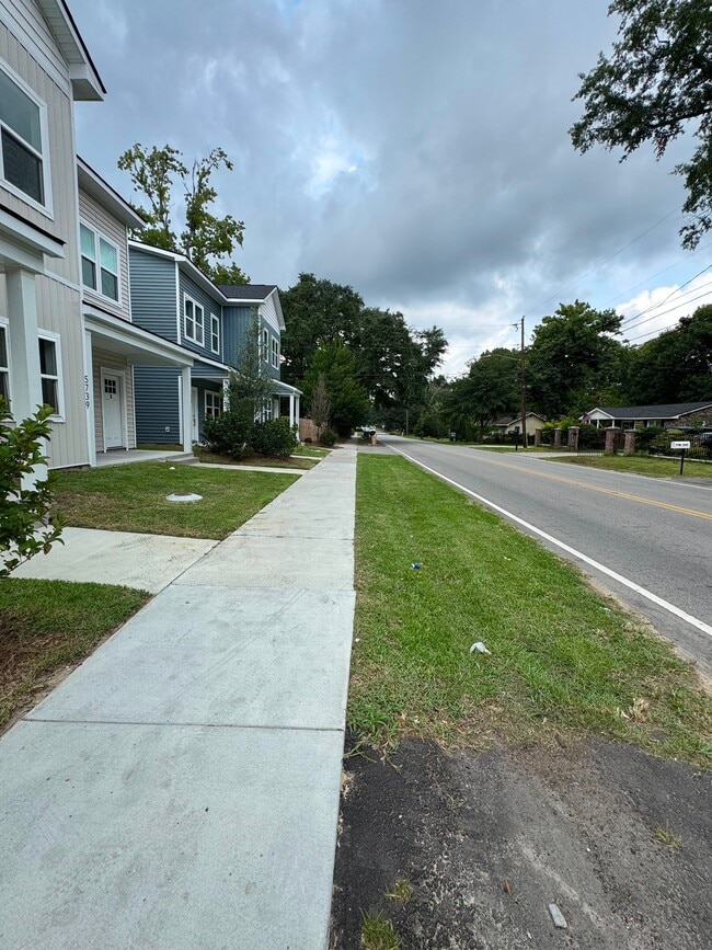 5739 Murray Dr