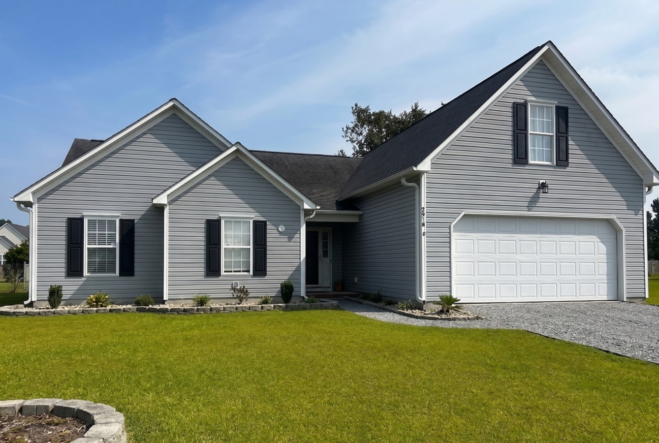 Beautiful 3 bd/ 2.5 house with Renovated Kitchen - Beautiful 3 bd/ 2.5 house with Renovated Kitchen