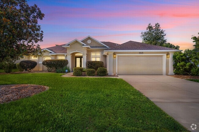Building Photo - Fully furnished home