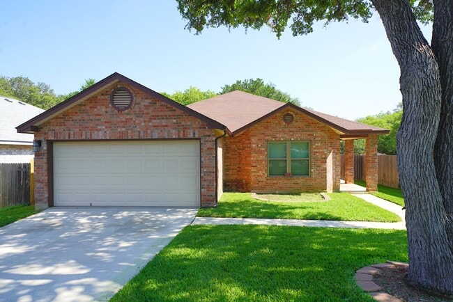 Building Photo - Wonderful Home in the Quiet Kingswood Heights Subdivision - Realtor Commission: $500