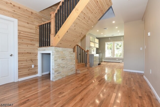 Photo - 454 Park Ave