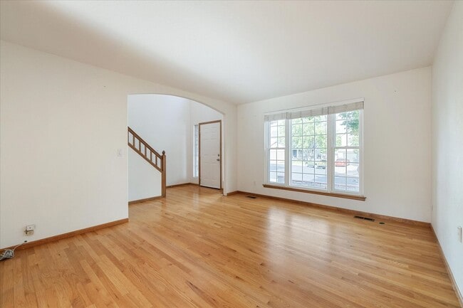 Photo - Gorgeous 5 Bedroom, 4 Bath Home on the Edg...