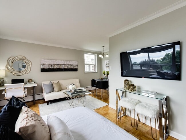 Photo - Yonge Eglinton Apartments