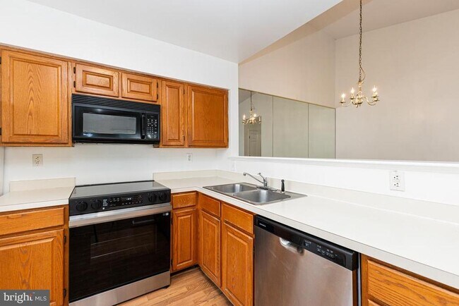 Photo - 9472 Scarlet Oak Dr Unit 9