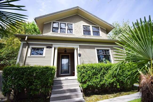 CLA2533 - CLA2533 Apartment Unit B