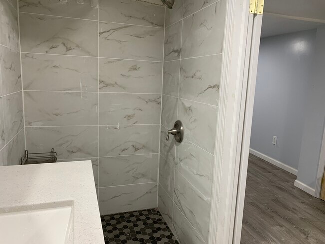 Photo - 5632 Beacon St Unit 1