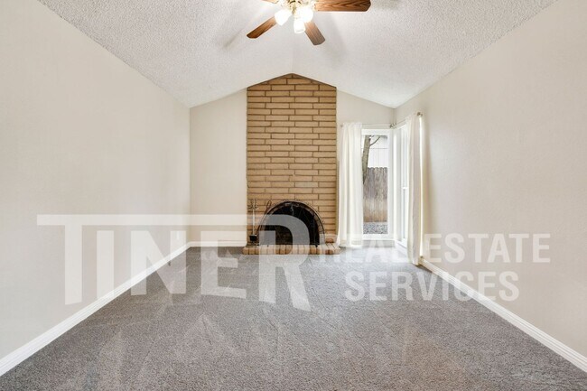 Photo - Modern 3 Bedroom Rosemont home with large ...