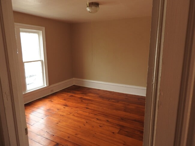 Photo - 827 Fulton St W Unit 2