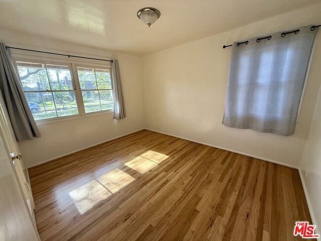 Photo - 2830 Glendon Ave