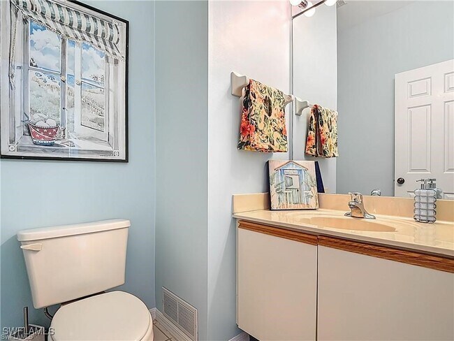 Building Photo - 1342 Park Lake Dr