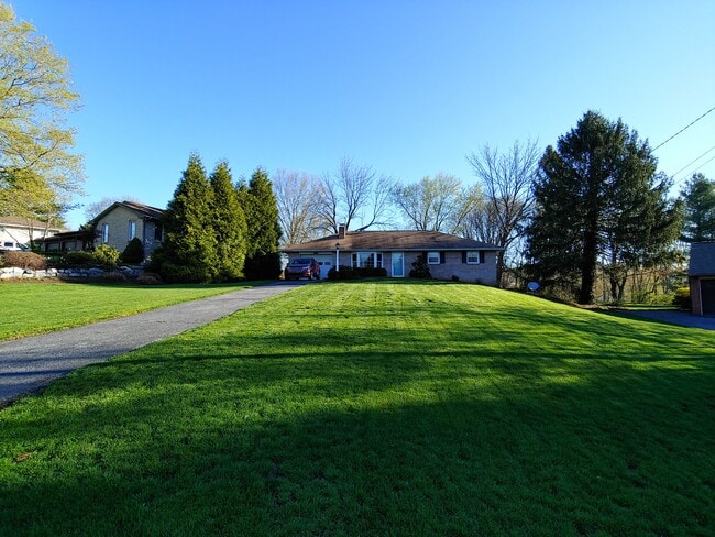 Photo - 325 Fairview Dr