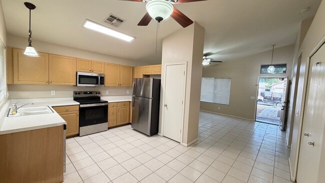 Photo - Freshly Painted 3 bedroom/2 bathroom Peoria Home!