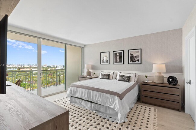 Building Photo - 3350 SW 27th Ave Unit 1806