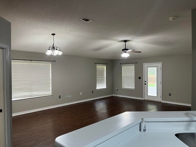 Photo - 917 Lajolla Ln