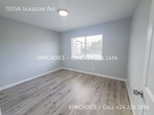 Photo - 7035A Glasgow Ave