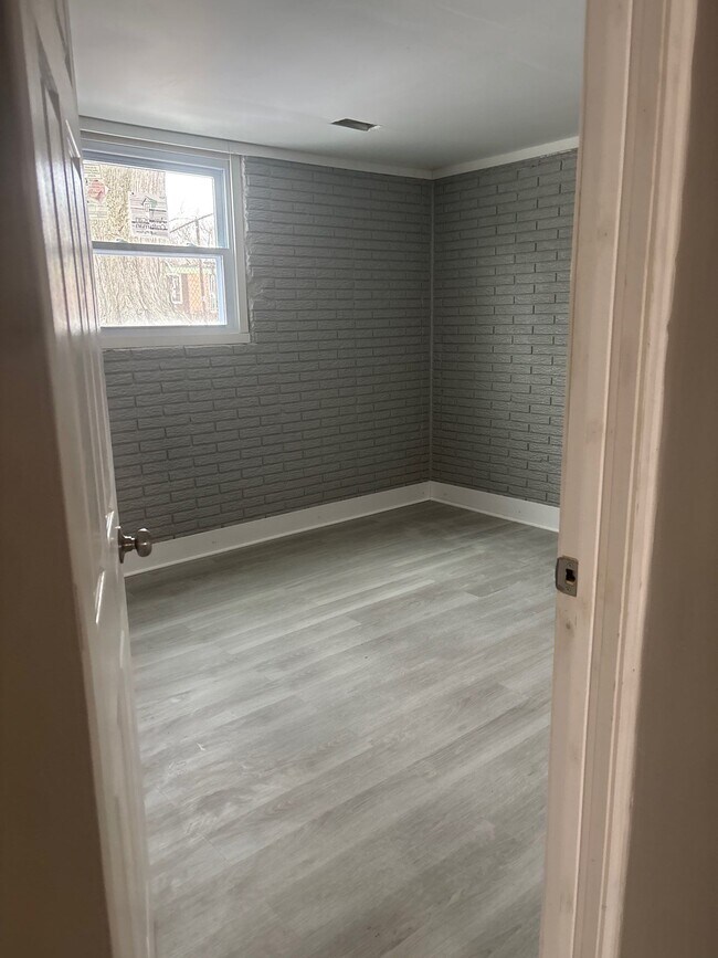 Photo - 1453 Diplomat Ln