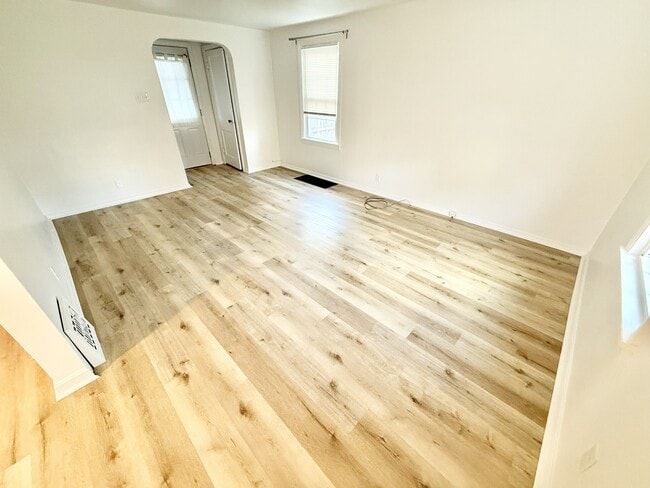 Photo - 2125 Wesley St