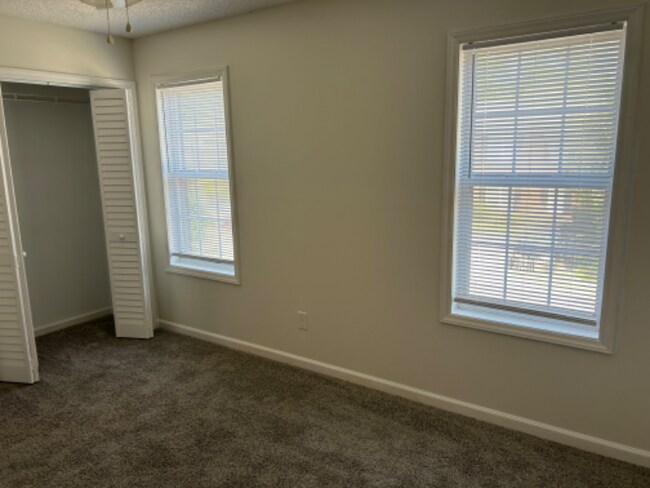 Photo - 5050 Lamppost Cir