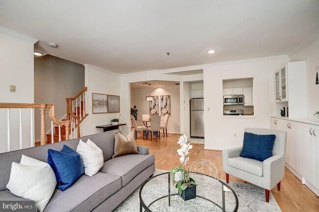 Photo - 2411 20th St NW Unidad 10