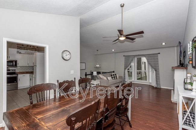 Photo - 2152 Ridgecrest Dr