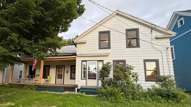 96 Bridge St