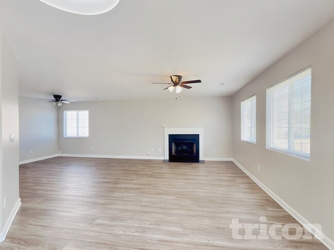 Photo - 1135 Edinburgh Dr