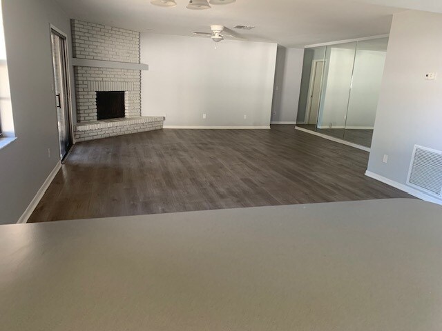 Photo - 886 Harbor Hill Dr