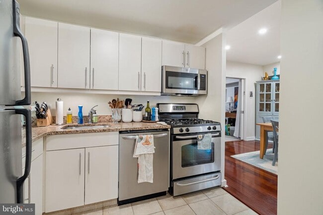 Photo - 219 S 18th St Unit 1016