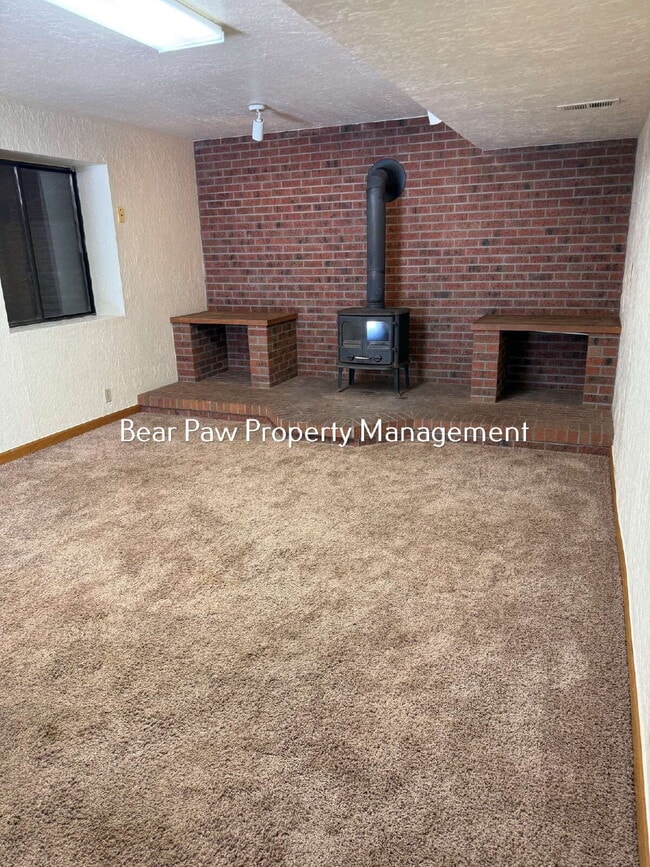 Photo - One Bedroom, plus Office Duplex in North Evergreen that includes Utilities! Unit L