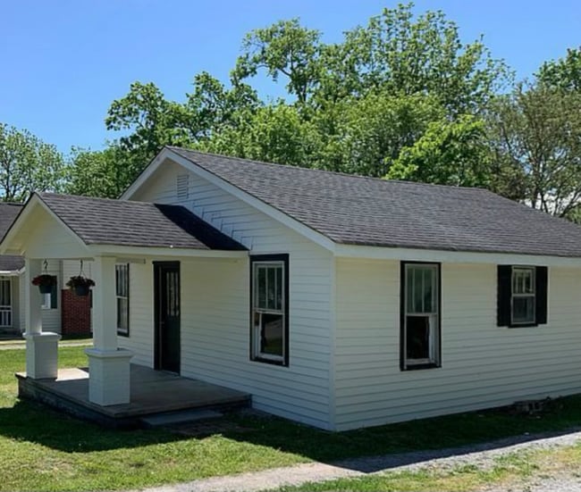 Building Photo - 127 A E Woodrow St Rental