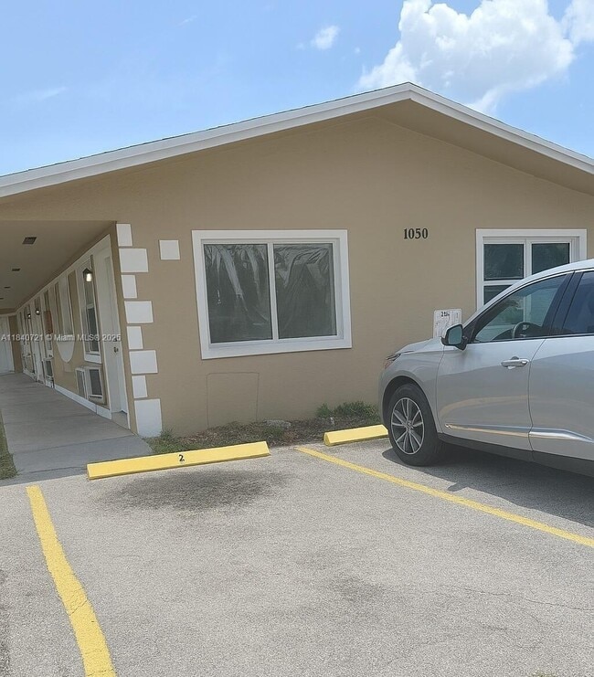 Photo - 1030 NW 3rd Ave Apartamento Unidad 1