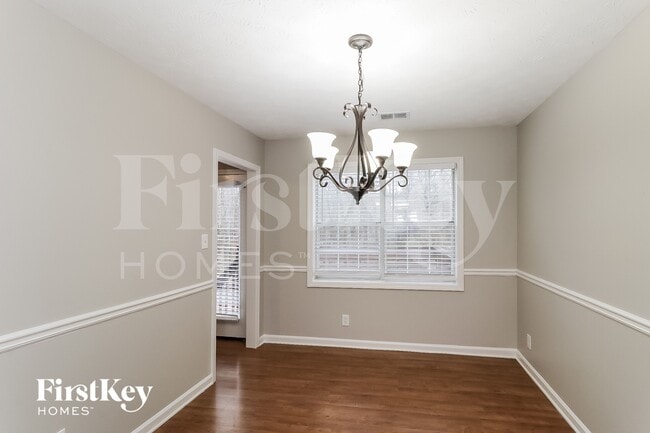 Photo - 2570 Paul Thomas Dr