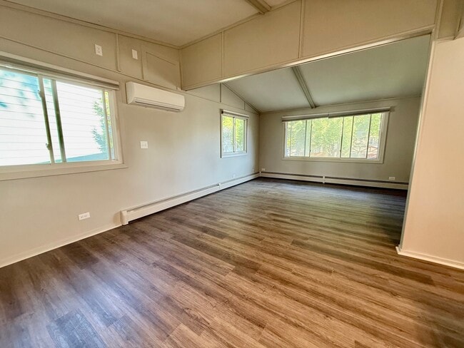 Photo - 1909 Harrow Rd