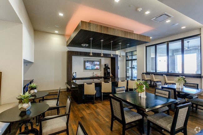 Photo - Aertson Midtown