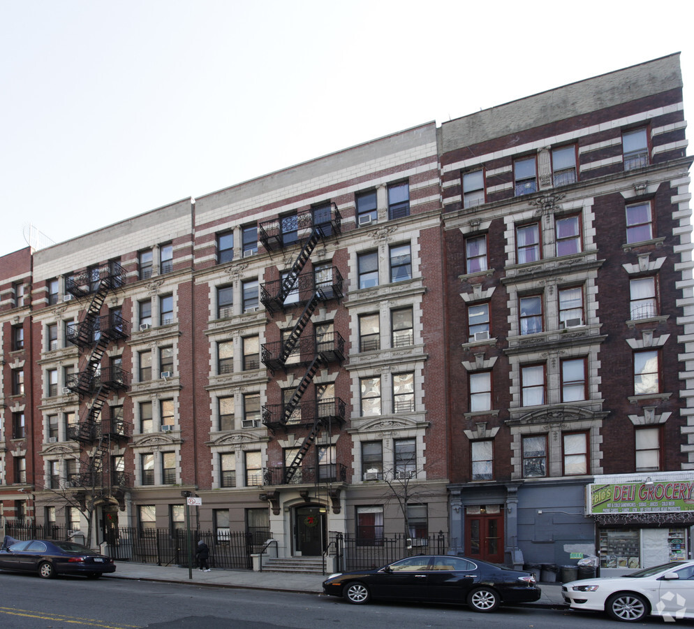 Primary Photo - 4 Manhattan Ave Apartments Unit A