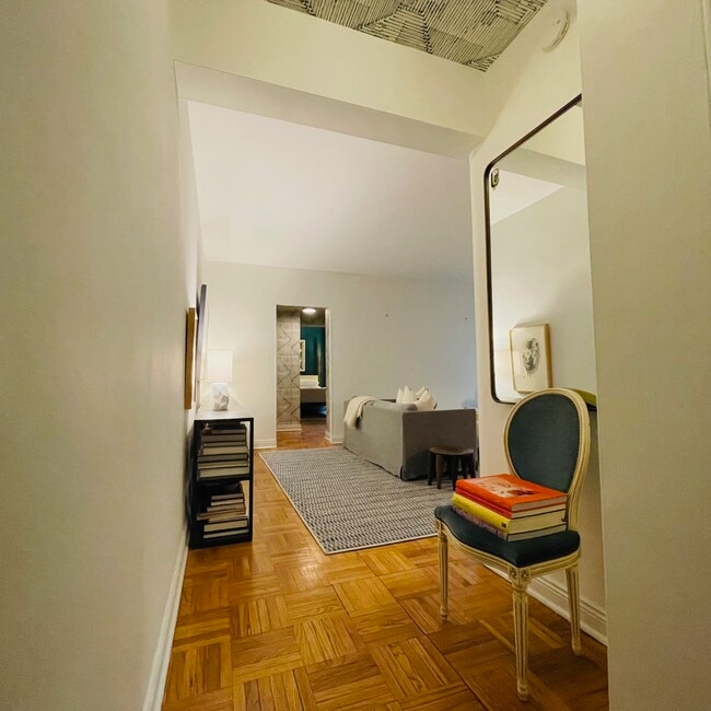 View from entry into main space - 5048 N Marine Dr Unit 23