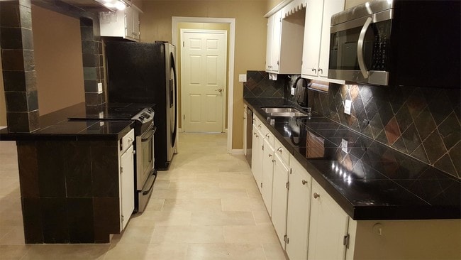 Photo - 705 Alabama St