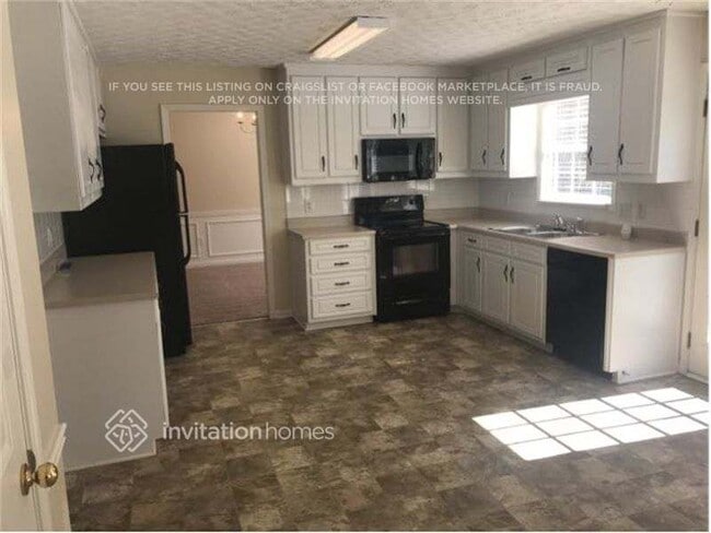 Photo - 220 Lake Valley Dr SW