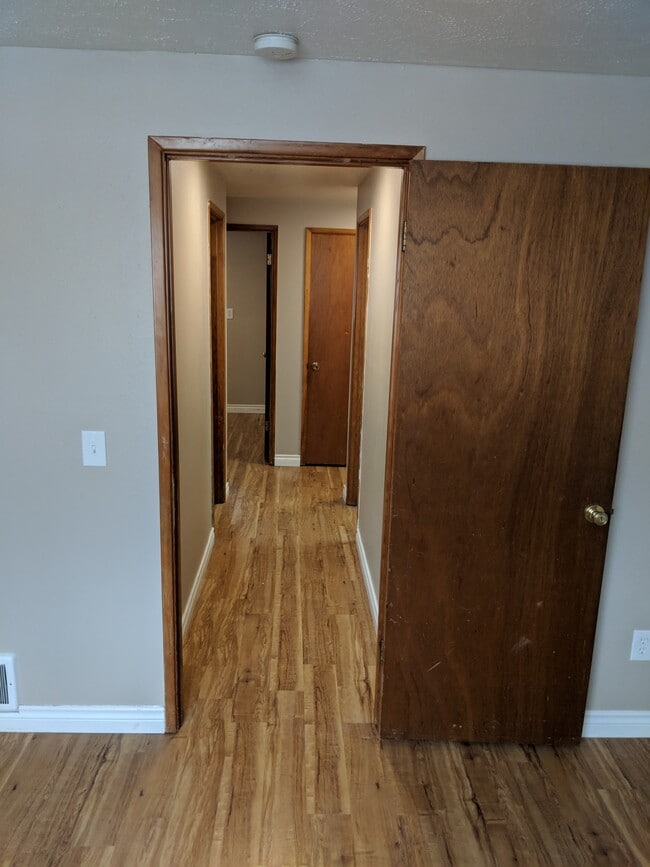 Building Photo - 464 NE 6th Ave Rental