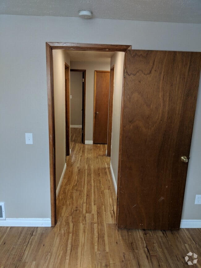 Building Photo - 464 NE 6th Ave Rental