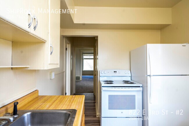 Photo - 822 E 3rd St Unit #2