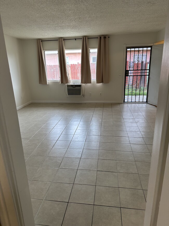 Photo - 26605 Ward St Apartamentos Unidad 4plex
