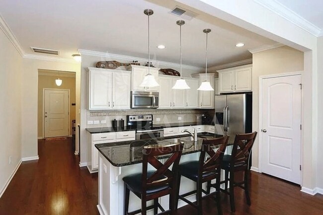 Photo - 451 Shakespeare Dr